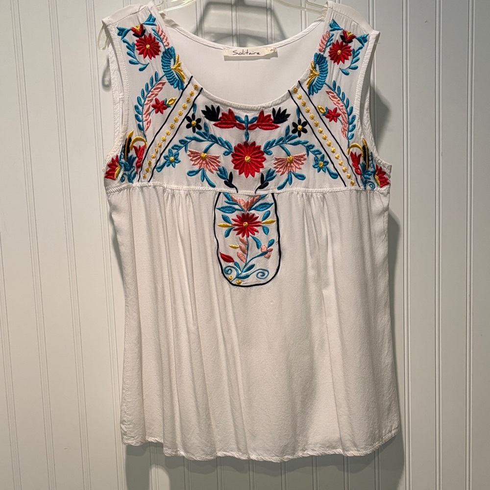Solitaire White Top with Colorful Embroidery Size S